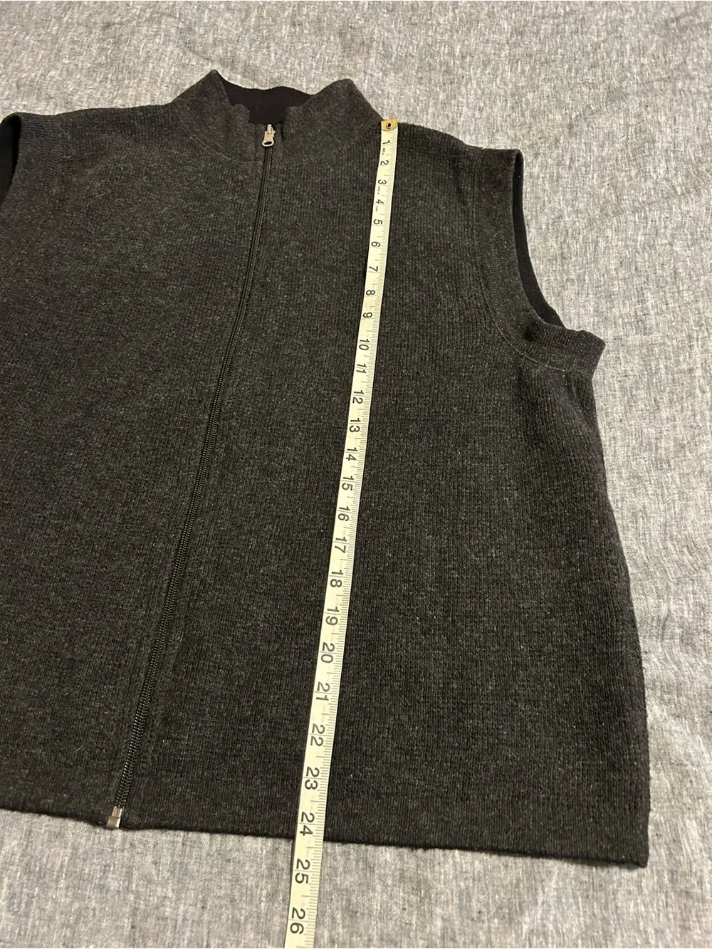 United Colors Of Benetton Men's Black Sleeveless Zip Sweater Vest